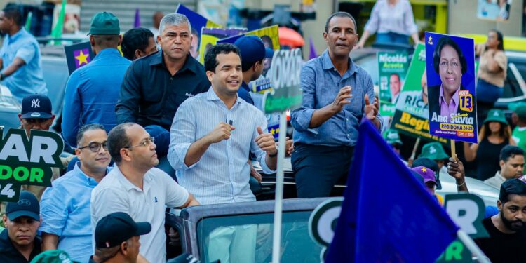 Omar Fernández y Domingo Contreras encabezan recorridos en el Distrito Nacional