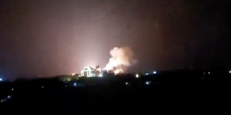 Hutíes denuncian ataques de EEUU, Reino Unido e Israel en Yemen 