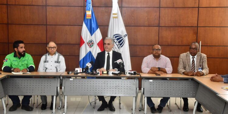 Ministerio de Trabajo emplaza a Falconbridge a pagar salario 13 en dos días