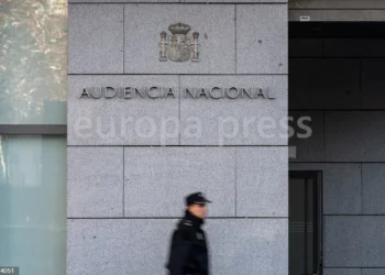 España decidirá este lunes si extradita a dominicana acusada de matar a chino