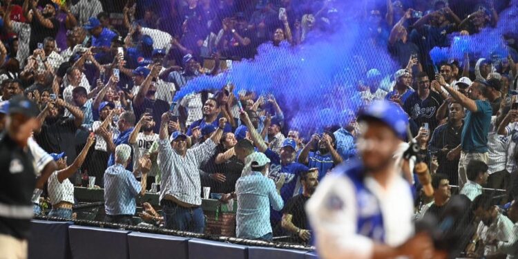 Licey y Estrellas avanzan a la final del campeonato de béisbol dominicano