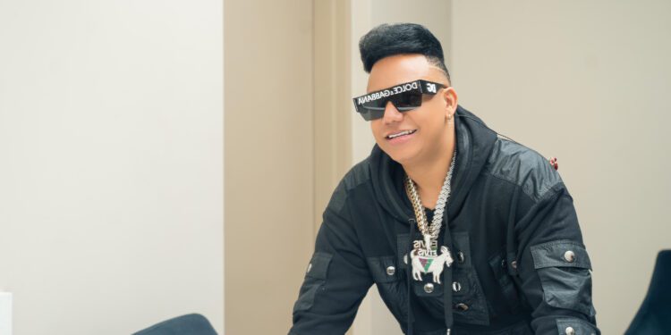 Elvis Martínez único bachatero domicano en Premio Lo Nuestro