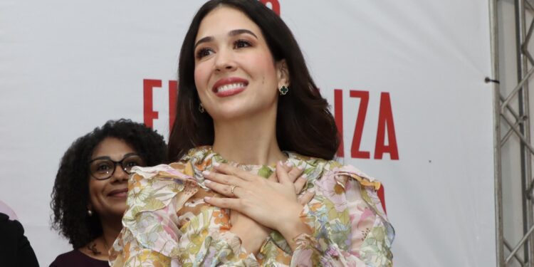 Nahiony Reyes exhorta a la mujer a trabajar por transformar a RD