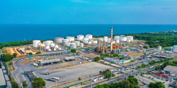 Laboratorio de Refidomsa obtiene calificación perfecta de 100 del Instituto de Energía de Londres