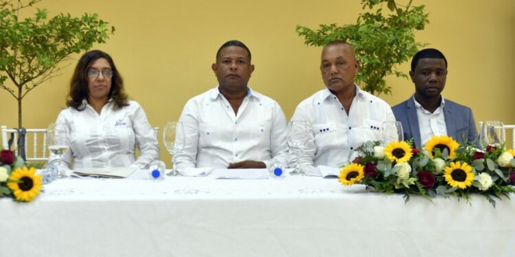 INFOTEP capacita a 50 ciudadanos como instaladores de paneles fotovoltaicos en Guerra