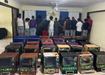 Intervienen la calle 42 de Capotillo: 17 detenidos y miles de gramos de drogas incautados