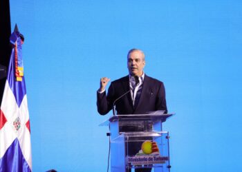 Abinader y Collado siguen confiados en turismo como motor del desarrollo de RD