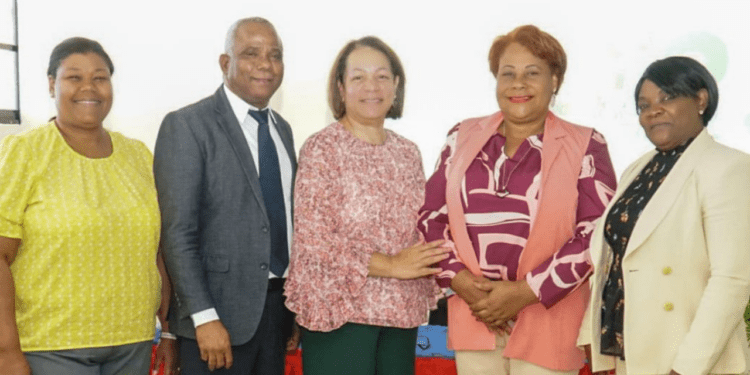 Minerd inició plan piloto para impulsar la formación técnica preuniversitaria 