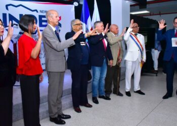 Cónsul de RD en Nueva York juramenta directiva de Instituto Duartiano en EEUU
