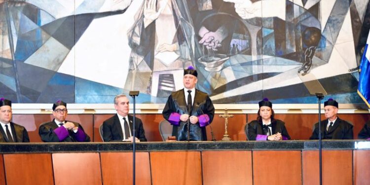 Henry Molina reafirma el compromiso con la seguridad jurídica y el desarrollo del país