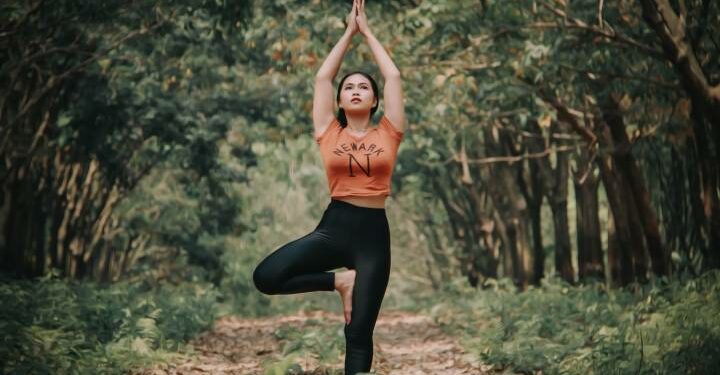 Profesores de yoga se agrupan, conforman asociación