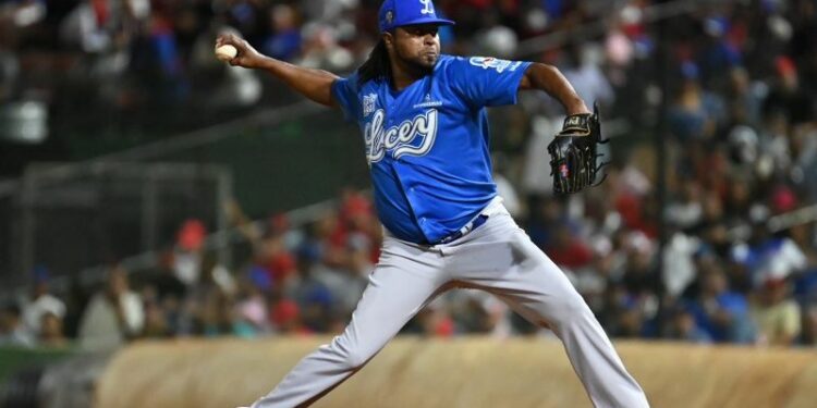 Licey vence al Escogido en duelo de pitcheo; Gigantes recuperan aliento ante las Estrellas