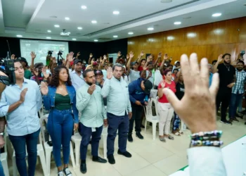 Fuerza del Pueblo juramenta a Wilkin Moreno y amplio grupo de exmiembros del PRM