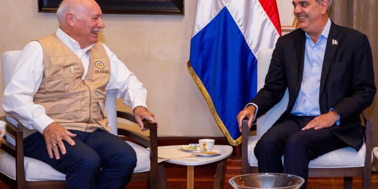 Presidente Luis Abinader recibe a observadores electorales de la OEA