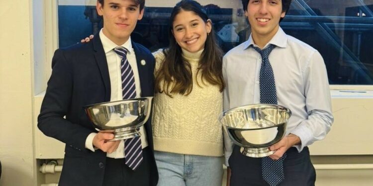 Estudiantes dominicanos ganan torneo oratoria de Universidad de Harvard