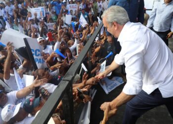 Luis Abinader proyecta amplia victoria del PRM en elecciones municipales