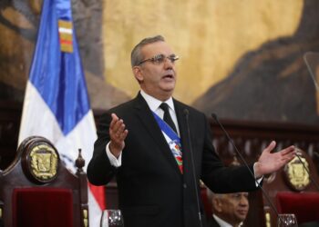 Abinader anuncia avances en salud y apoyo económico a los más vulnerables