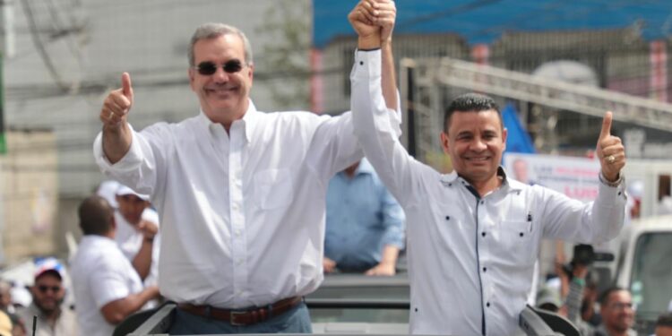 Abinader encabeza caravana en apoyo a candidatos municipales del PRM en Cienfuegos.