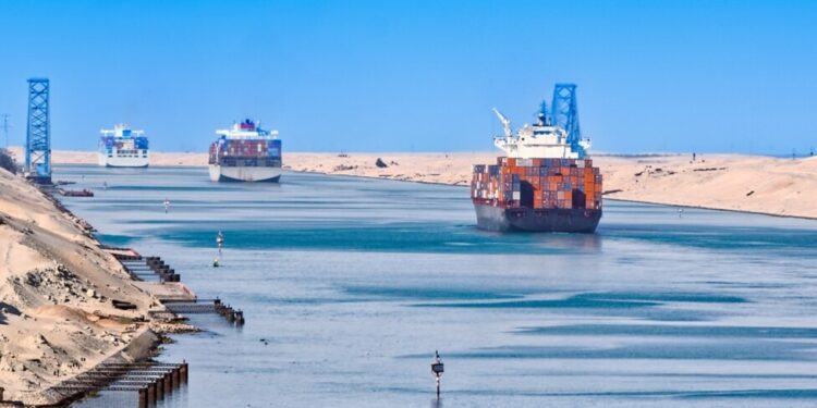 Amenazas a rutas estratégicas marítimas desafían al comercio mundial