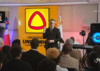 Carlos Peña insta a estudiantes universitarios a votar por GenS