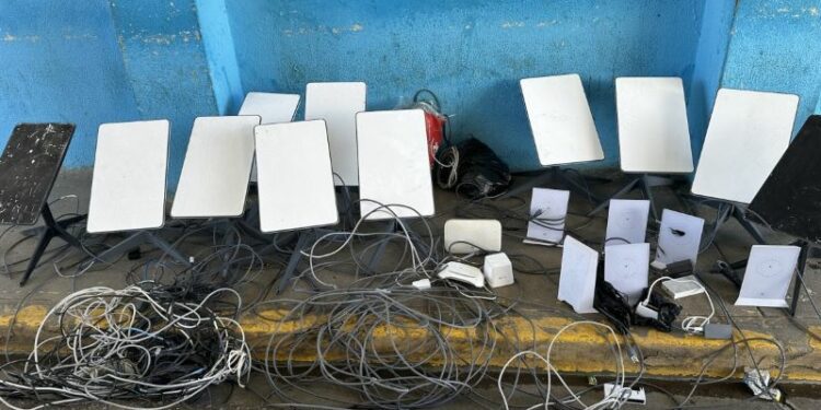 DGSPC desmantela red de internet que operaban privados de libertad de La Victoria