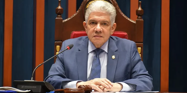 Senador Eduardo Estrella: “A la oposición se le hizo tarde para ablandar habichuelas”