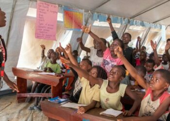 ONU emite alerta mundial por escasez de docentes