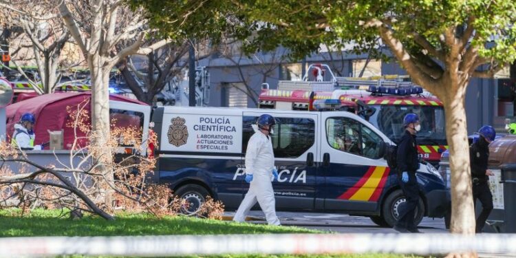 Ascienden a diez los muertos en el incendio en el barrio valenciano