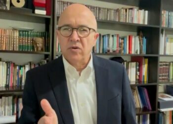 Domínguez Brito refuta al presidente Abinader y denuncia crisis nacional