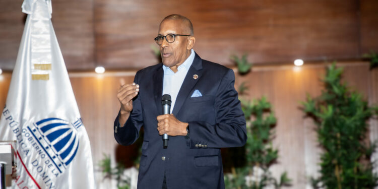 Contraloría traza pautas a mil auditores sobre controles en instituciones gubernamentales