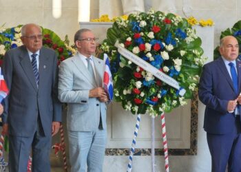 El Instituto Duartiano aboga por eliminar impuesto a la Bandera Nacional