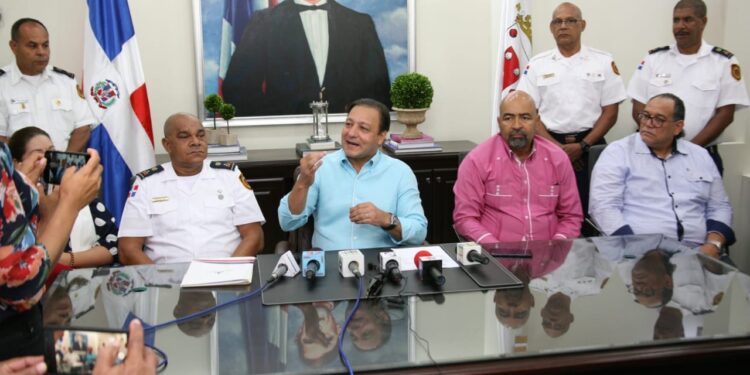 Abel Martínez denuncia cruel envenenamiento de perros en Parque Central de Santiago