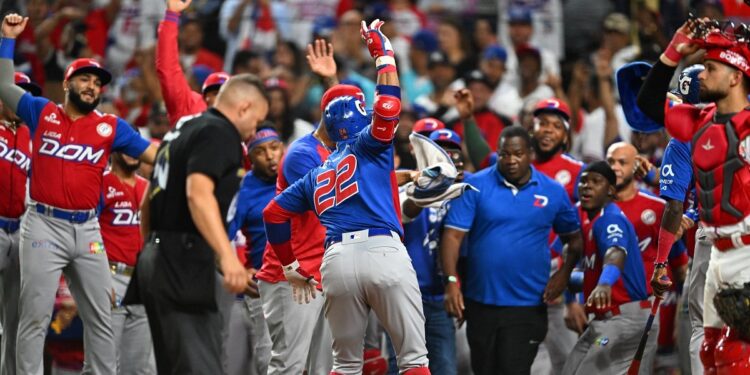 Tigres del Licey triunfan sobre los Criollos de Caguas en la Serie del Caribe Miami 2024