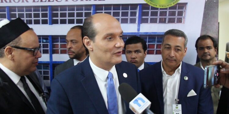 TSE reenvía expediente de Ramfis Domínguez-Trujillo a la JCE