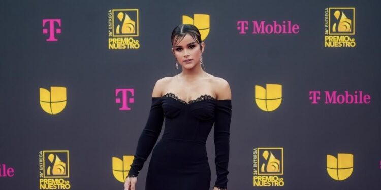 Clarissa Molina encantadora en Premio Lo Nuestro