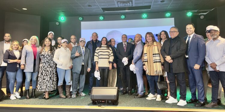 Dirigentes de la FP en Filadelfia pasan a apoyar al PRM y a la reelección de Abinader