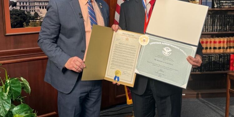 Senado de Nueva York reconoce al doctor Rafael Lantigua
