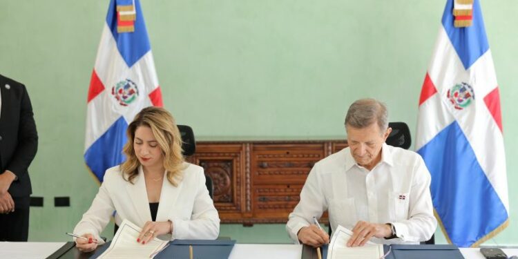 Mirex y Supérate fortalecerán asistencia a dominicanos del exterior víctimas de trata de personas