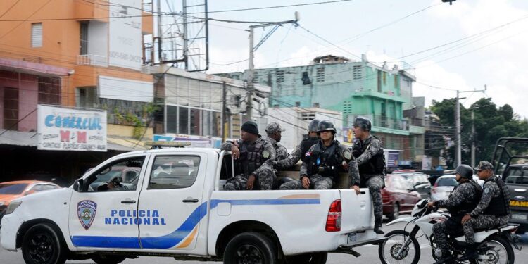 Diez personas detenidas por diversos delitos en operativos policiales