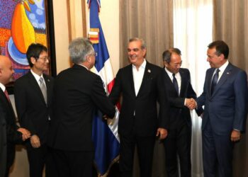 Abinader recibe empresarios japoneses invertirán 90 millones de dólares en RD