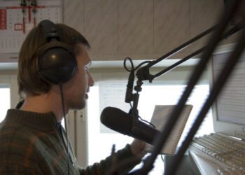 Disminuye el mercado laboral de la radiodifusión en el mundo