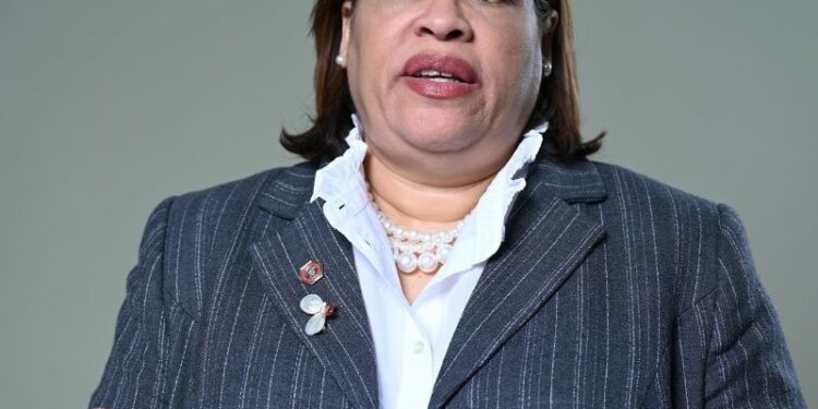 Desafíos Urbanos: Arbolado introducido impacta negativamente el Distrito Nacional