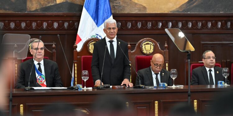 Presidente del Senado resalta unidad legislativa y reafirma compromiso democrático