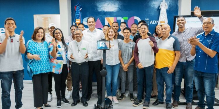 Carolina Mejía promete expandir el proyecto "Futuro de Esperanza" a Cristo Rey