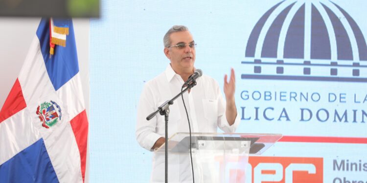 Presidente Abinader inaugura importantes obras en Santiago
