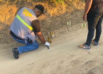 Capturan tres hombres por estafa; Otro resulta herido al enfrentar patrulla policial
