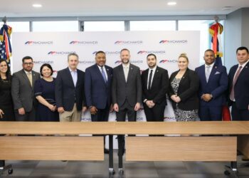 Oficiales de Aduanas de EE.UU. entrevistan en RD a solicitantes del programa Global Entry