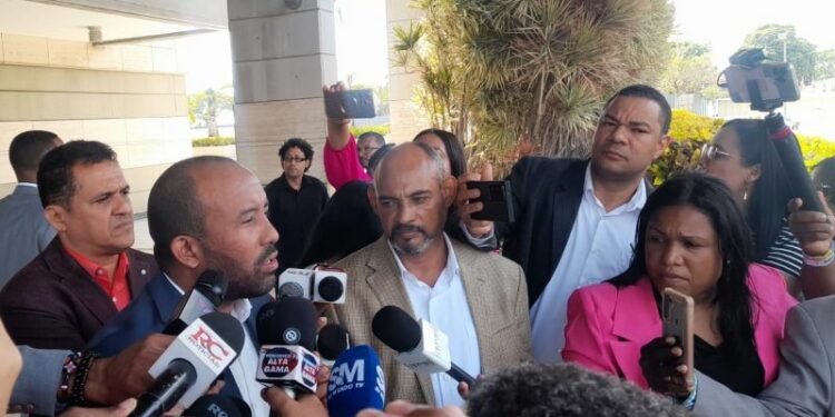 Abogados piden a Miriam Germán investigación sobre presunto asesinato en SFM