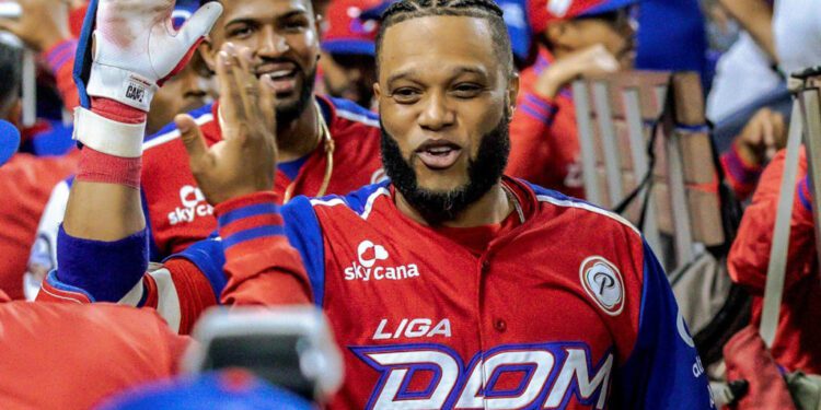 Robinson Canó refuerza a los Diablos Rojos de Mexico para la Temporada 2024