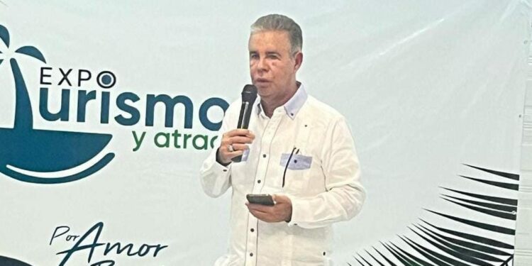 Convertirán aeropuerto María Montez en enclave económico del Suroeste